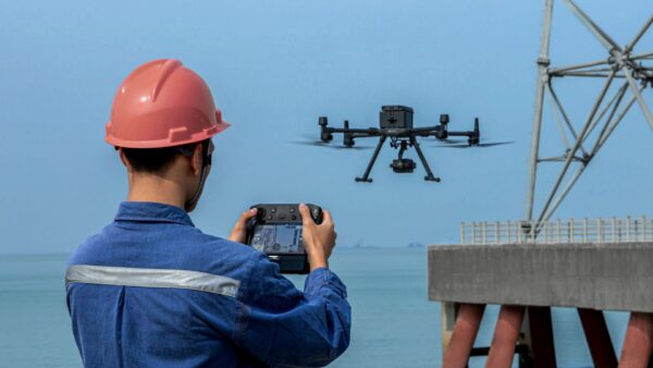 DJI-M300-RTK-inspecting-platform_atyges