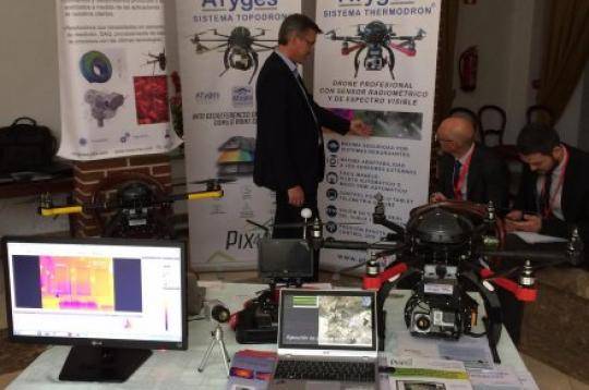 ATyges presenta su sistema Thermodron en el UAS Event 2014 en la Academida de Oficiales de la Guardia Civil